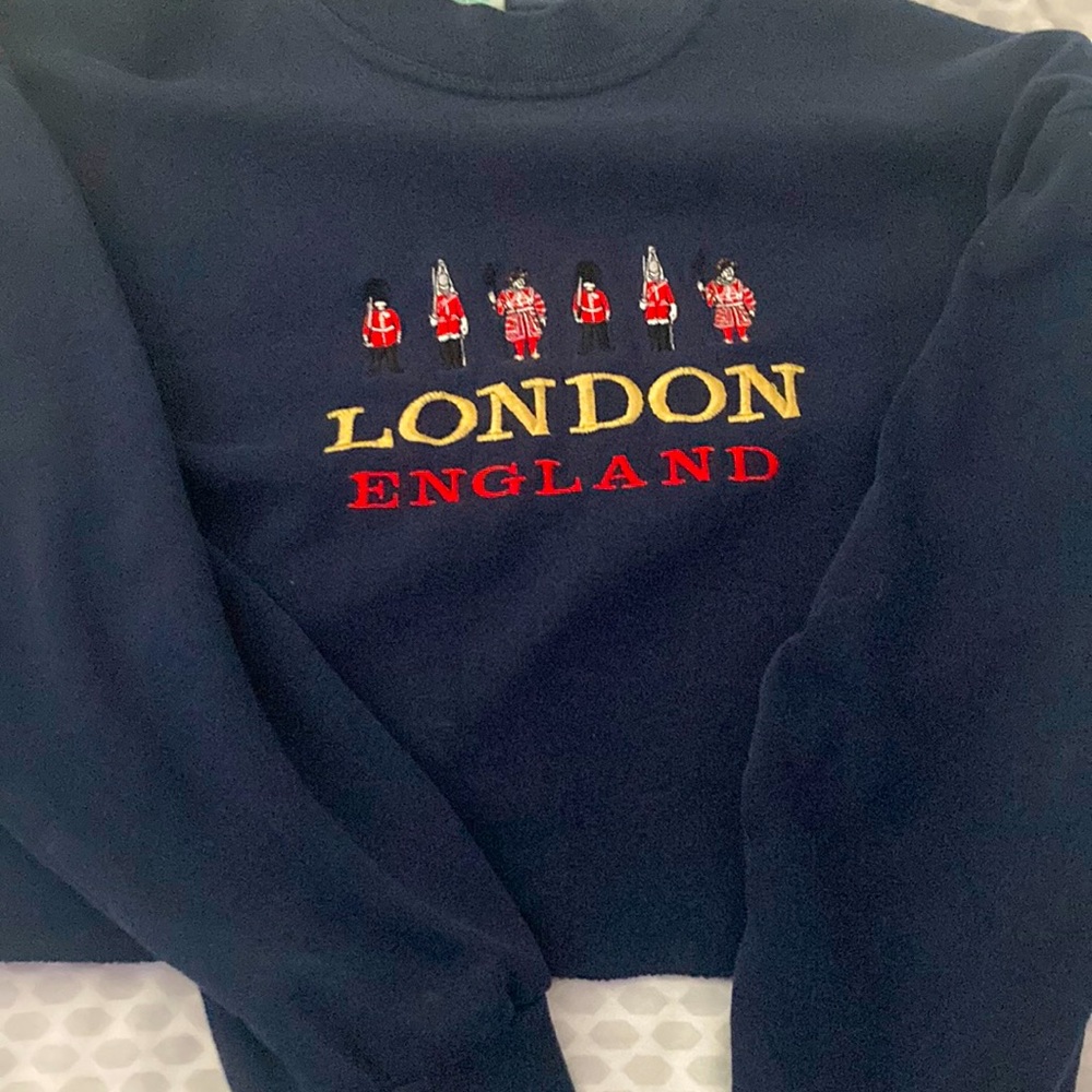 Sweatshirt
